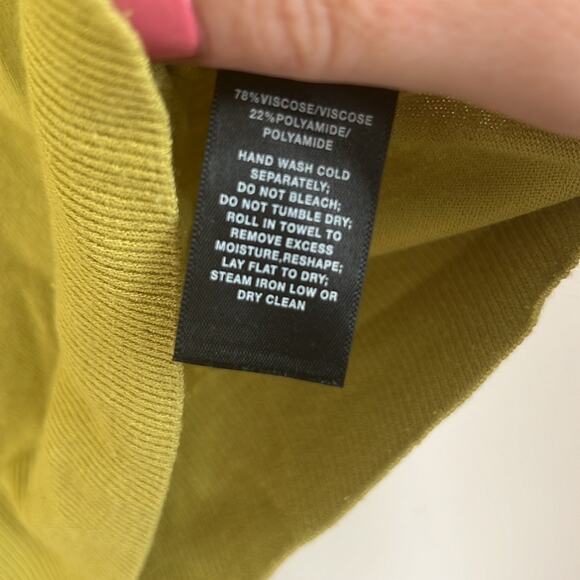 Lafayette 148 New York Pear Colored Pull Over Light Weight Sweater - Picture 6 of 7